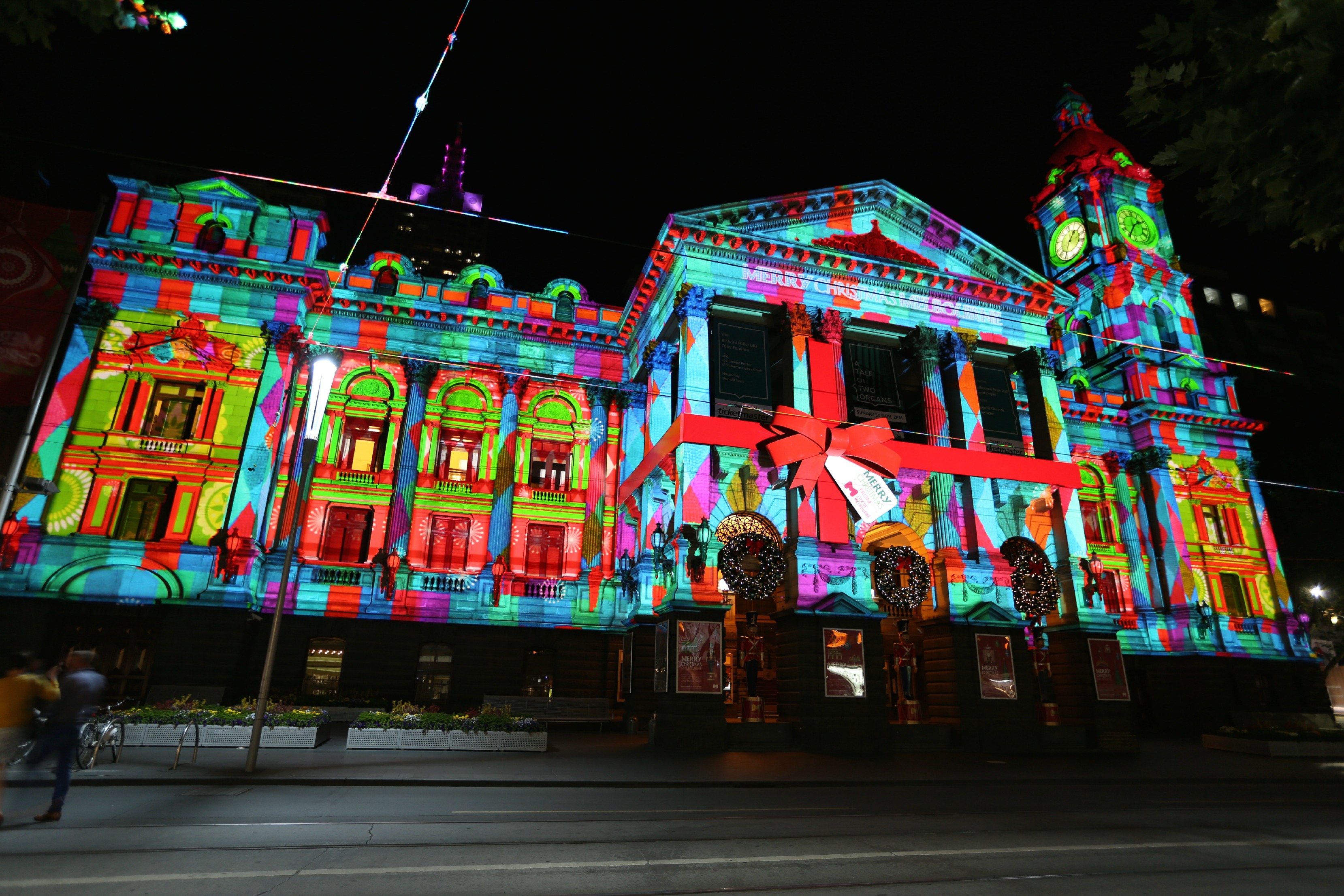 town-hall-projections_02